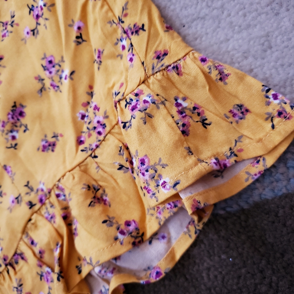 Floral top - Picture 4 of 4